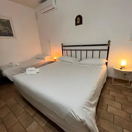 Pensionat Casadiviaappia Imola