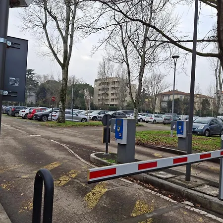 Casadiviaappia 게스트하우스 이몰라