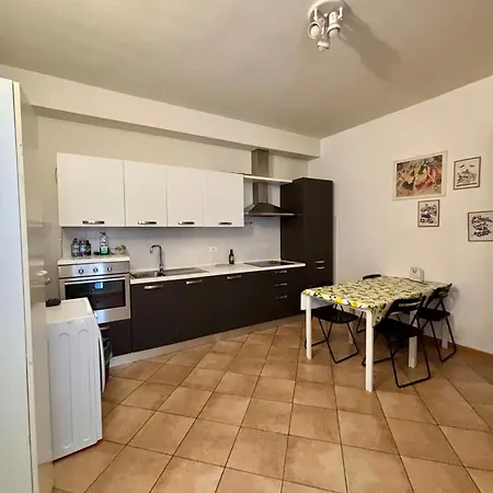 בית הארחה Casadiviaappia אימולה