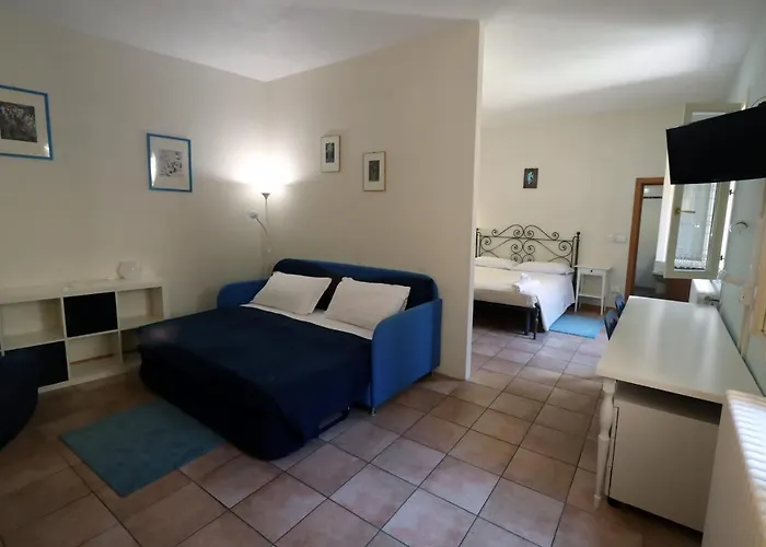 Casadiviaappia بيت ضيافة إيمولا