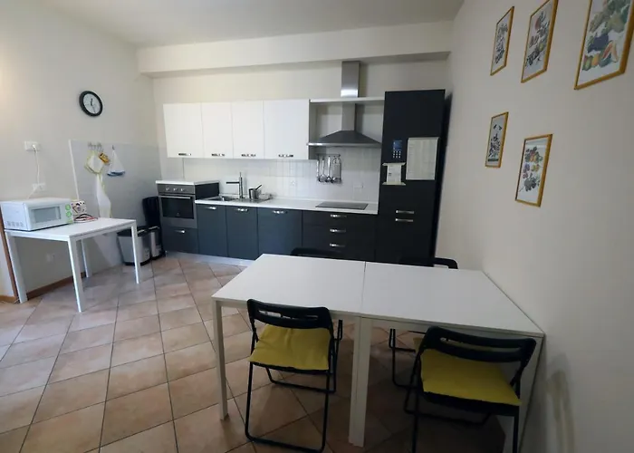 Casadiviaappia بيت ضيافة إيمولا