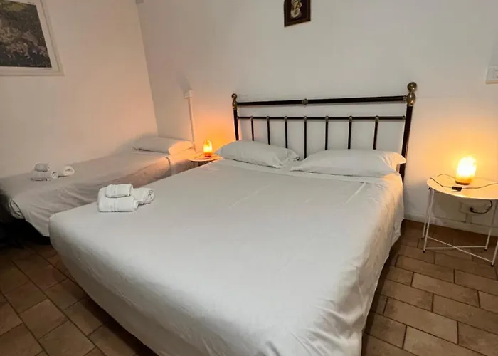 بيت ضيافة Casadiviaappia إيمولا